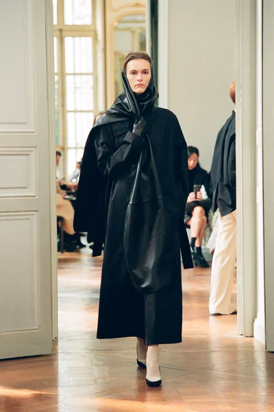Look 15